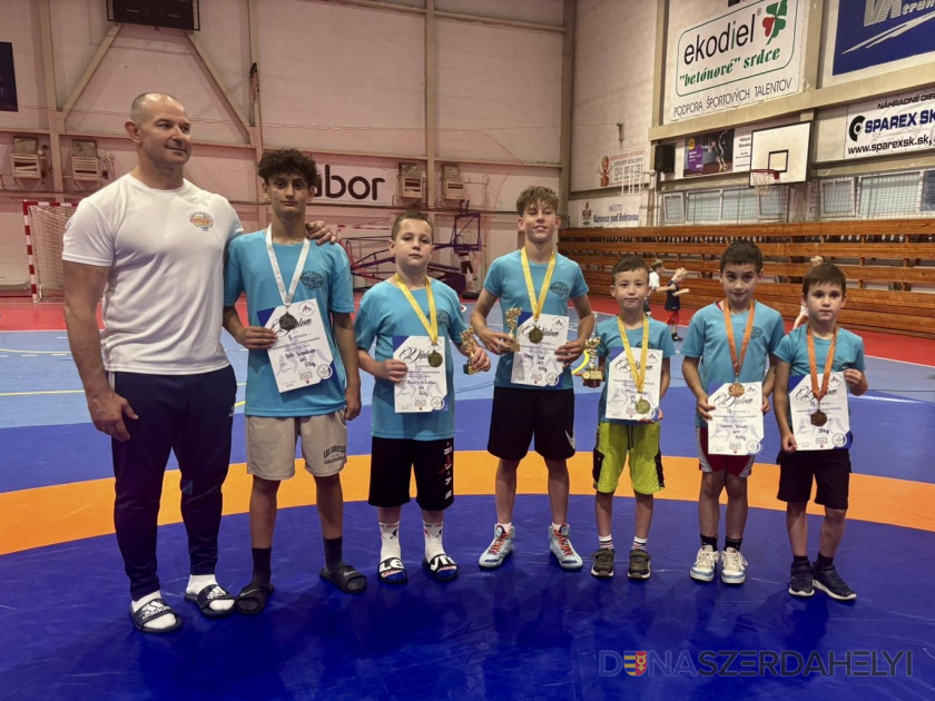 Fotó: Gaál Wrestling Team A Gaál Wrestling Team sikere a báni nemzetközi birkózóversenyen