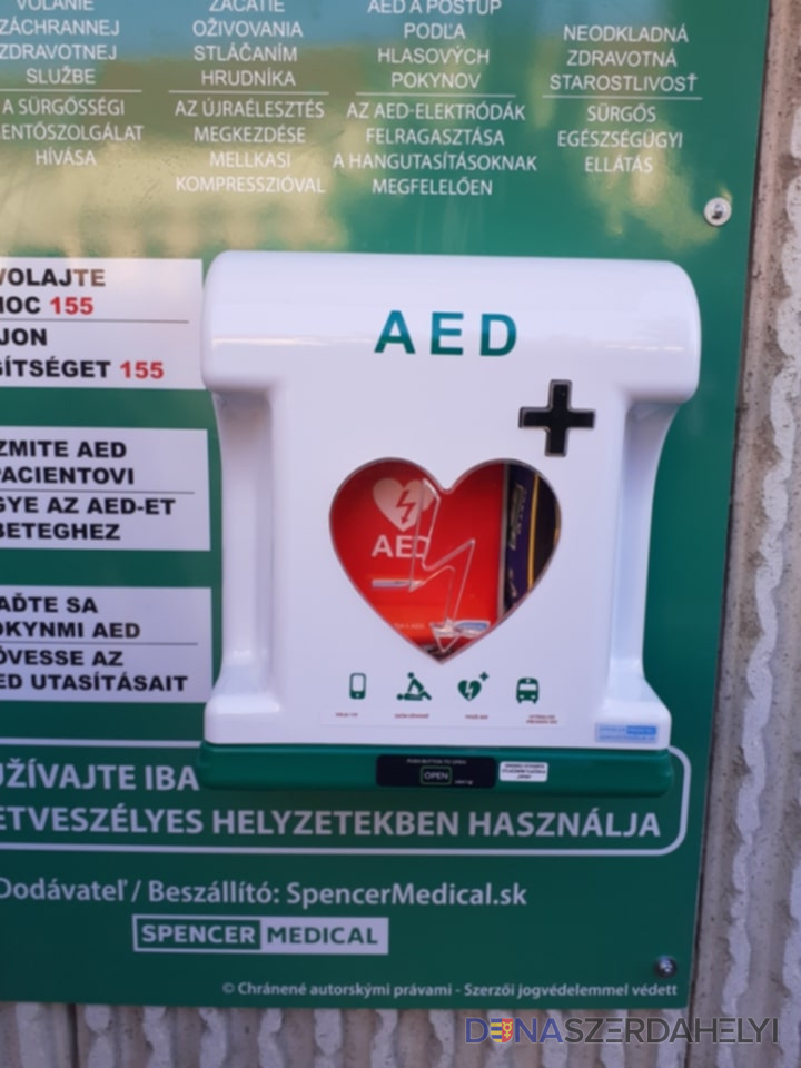 Automata defibrillátor (AED) került ki Dunaszerdahelyen is közterületre