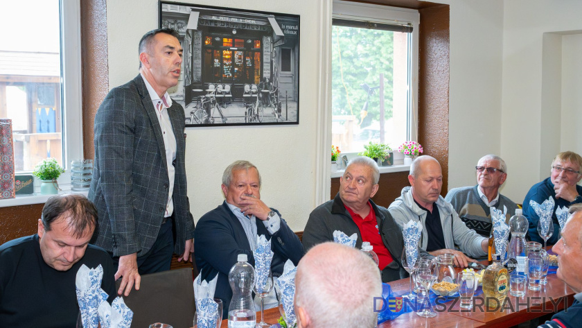 Rózsár Vince felvételei Jubileumot ültek a focista tanárok