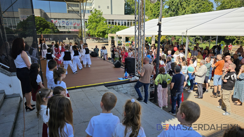 Nagy Attila felvételei Családban élni jó! Gyerekek a magasban Dunaszerdahelyen is