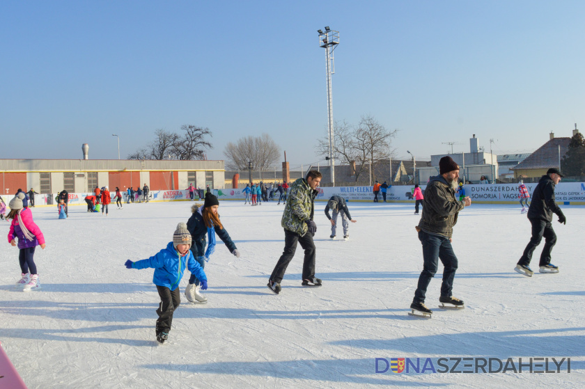 November 28-án nyílik a dunaszerdahelyi városi jégpálya – indul a téli szezon és a karácsonyi hangulat!