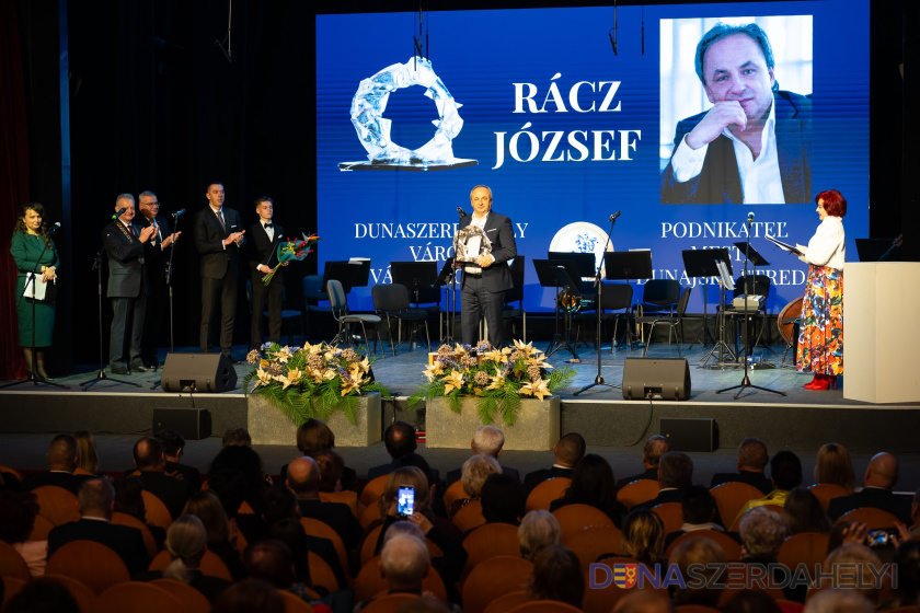 Rózsár Vince felvétele Rácz József vehette át a 770-es jubileumi gálán a Dunaszerdahely Város Vállalkozója elismerést