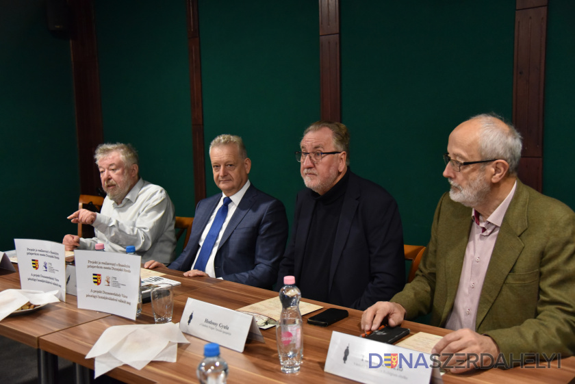Nagy Attila felvételei „A felkorbácsolt szenvedély hullámai…” – XXIII. Nemzetközi Vámbéry Konferencia Dunaszerdahelyen