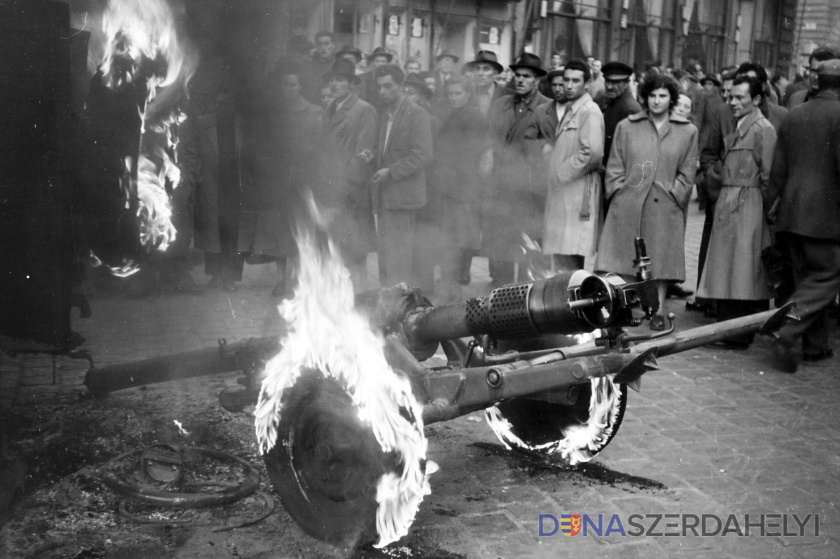 Fotó: Fortepan / Fóti István örökösei Emlékezés az 1956-os forradalom hőseire Dunaszerdahelyen