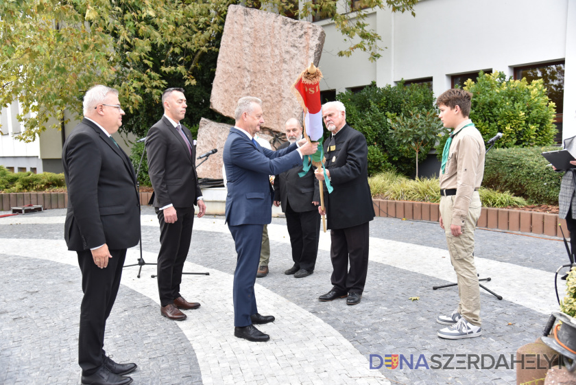 Nagy Attila felvételei Gloria Victis! – Dunaszerdahely az 1956-os forradalom hőseire emlékezett