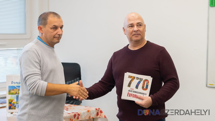 Rózsár Vince felvételei Tizennyolc kiemelt várostörténeti évfordulót mutat be az új helytörténeti munka