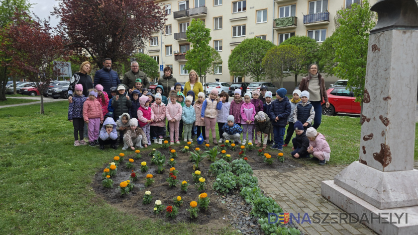 Közösen a zöldebb Dunaszerdahelyért: virág- és faültetés a Föld napja jegyében