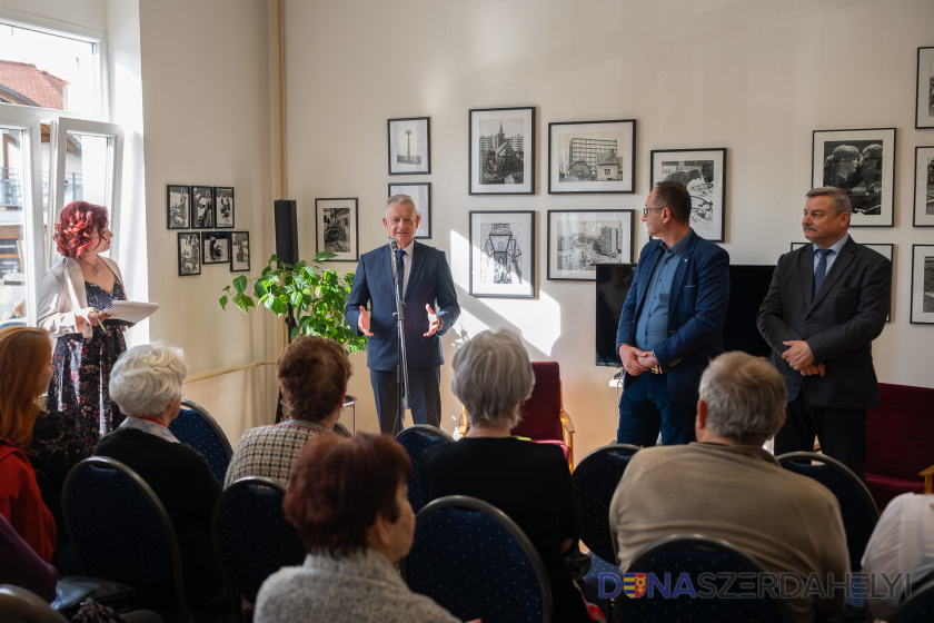 Fotosveta: találkozás a múlt emlékeivel