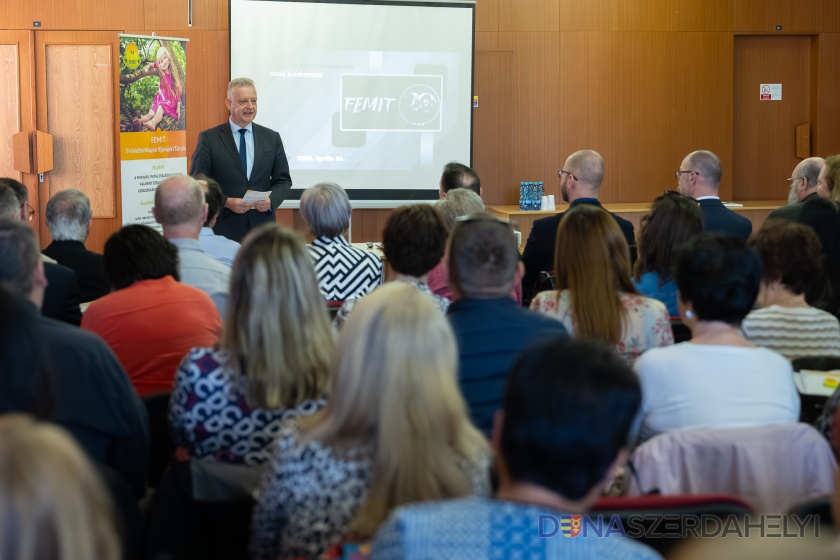 FEMIT: Húsz év a segítség jegyében