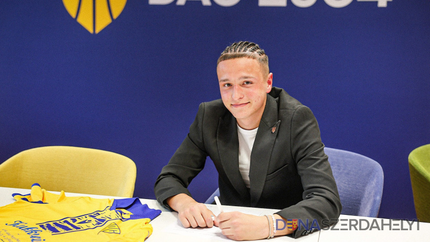 A tehetséges Ruzicska Dominik szerződéskötése
