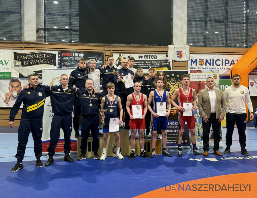 Hegedűs Attila duplázott – két bajnoki cím az U17-es szlovák birkózó bajnokságon