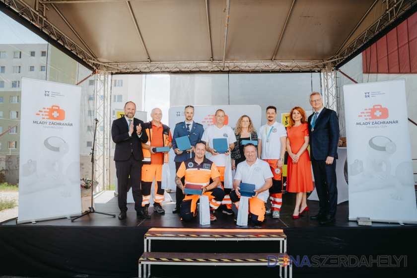 Foto: TTSK Trnavská župa ocenila záchranárov za ich dlhoročnú prácu a prínos pre záchranárstvo