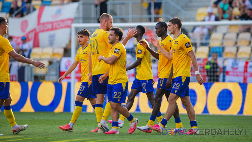 dac1904.sk / Fekete Nándor Előkészületi mérkőzésen: DAC 1904 - Bolton Wanderers FC 2:1 (2:0)