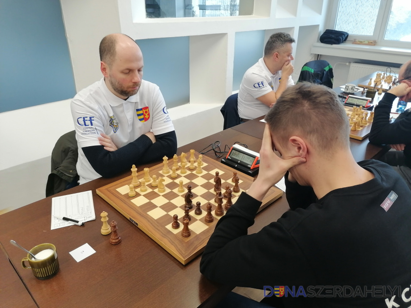 Győzelem és vereség a sakk extraligában – szoros csaták erős ellenfelek ellen