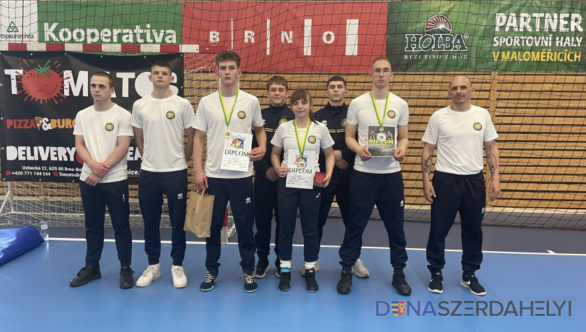 A klub felvételei Két arany Brnóból, öt érem Győrből – remekeltek fiatal birkózóink
