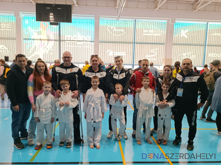 Érmekkel tértek haza a dunaszerdahelyi karatékák Malackáról