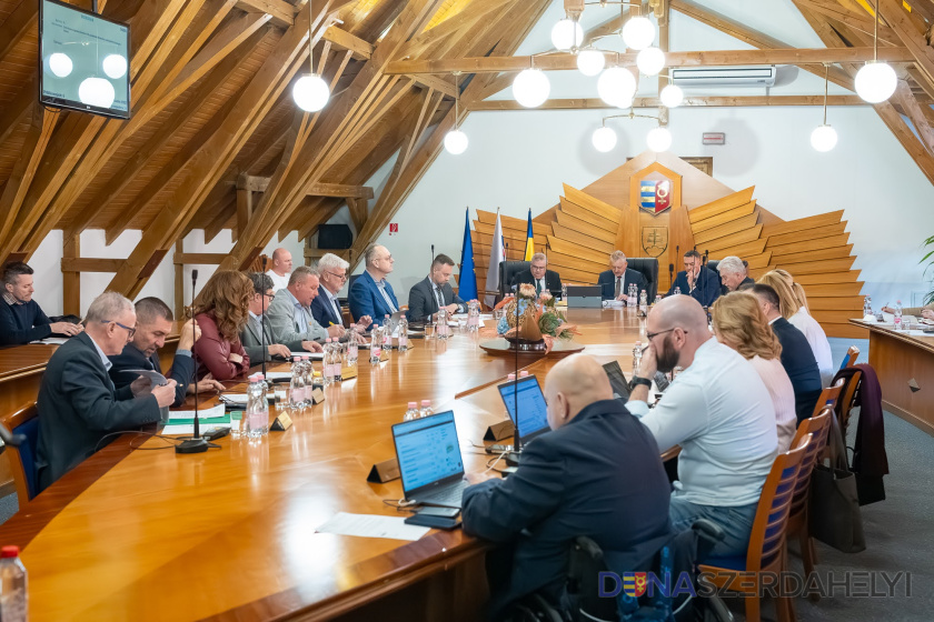 Gazdag napirenddel ülésezett az önkormányzat