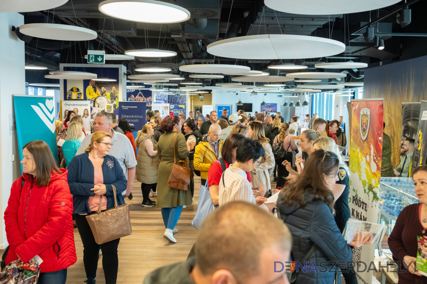 Rózsár Vince felvételei Egy állásbörze nem csak az önéletrajzokról szól, új kezdet lehetőségét is kínálja