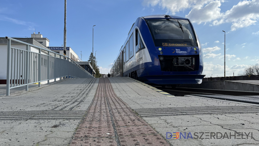 Több napon át autóbuszok szállítják a Leo Express utasait