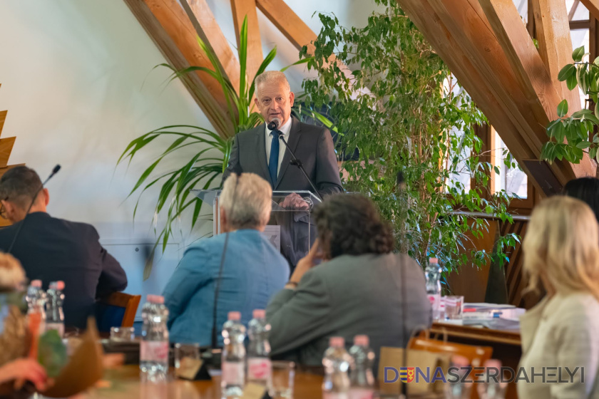 Hájos Zoltán polgármester beszámolója a kilencedik választási időszakról