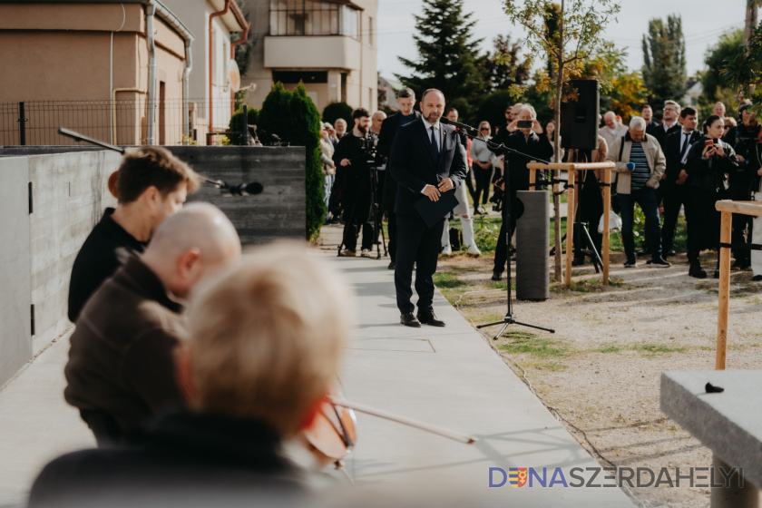 Miesto tragédie sa stalo miestom pamäti. Vo Veľkej Mači otvorili Pamätník slobod