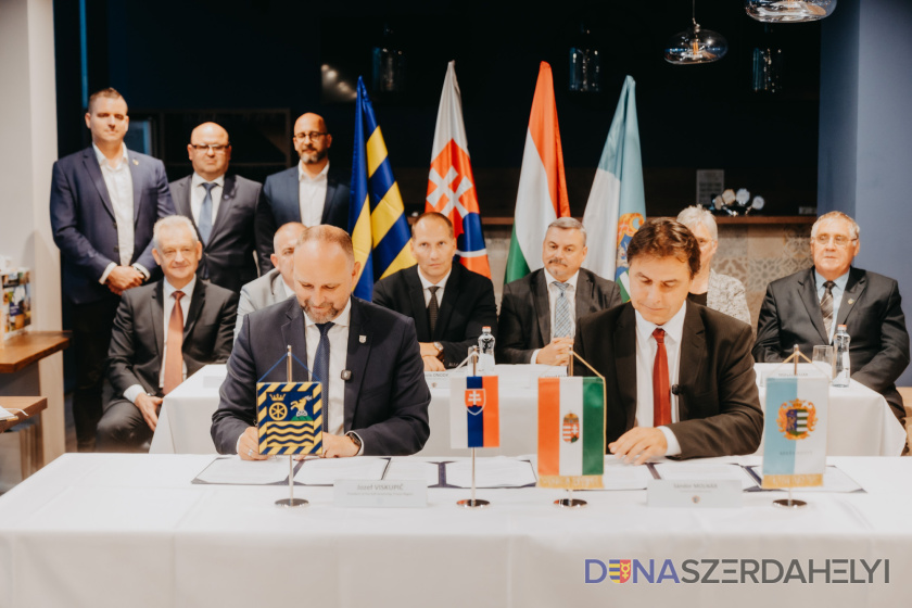 Príležitosti pre študentov, živšia kultúra aj cestovný ruch: Trnavský samosprávny kraj a Békešská župa podpísali memorandum o spolupráci