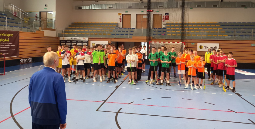 Magabiztos Jilemnicky-győzelem a felső tagozatos fiúk floorball versenyén