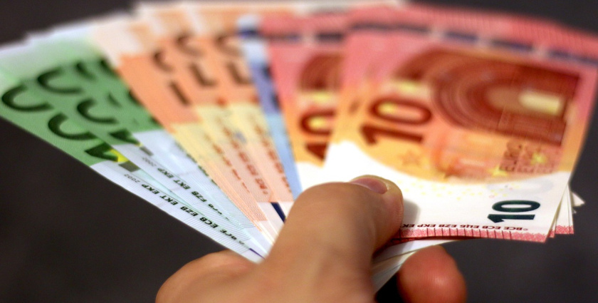 A Szociális Biztosító már elkezdte a 13. nyugdíj kifizetését – több mint másfél millió nyugdíjas kapja meg