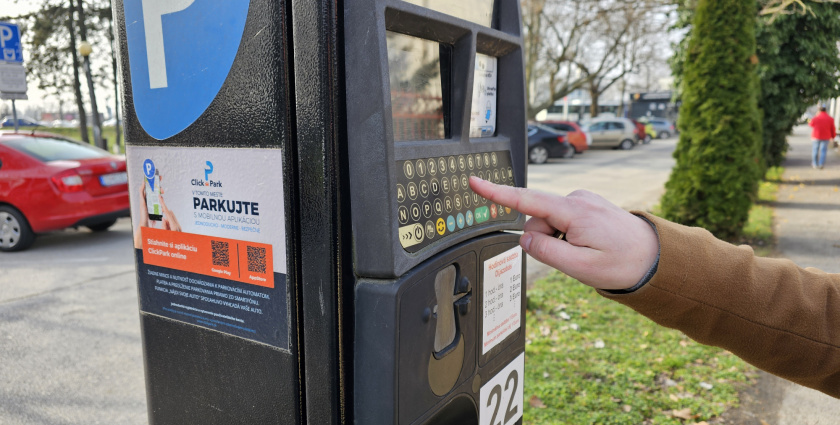 Ingyenes parkolás és a parkolószolgálat ünnepi nyitvatartása