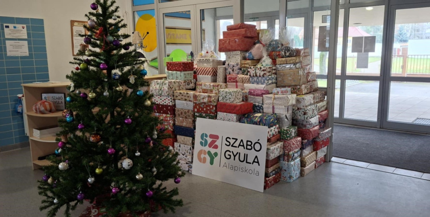 Közel 400 csomag szeretet