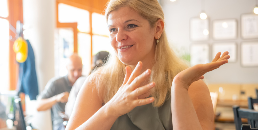 Akinek a munkamániájánál már csak az iskolamániája nagyobb