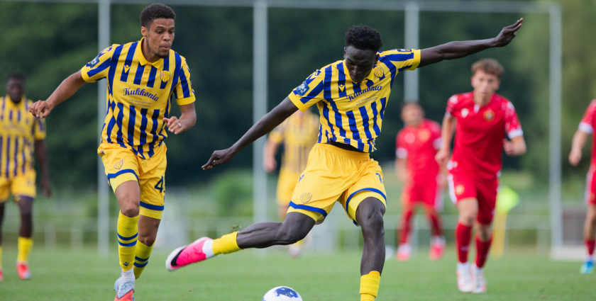 A DAC 1904 - Hapoel Tel-Aviv felkészülési mérkőzés előtt