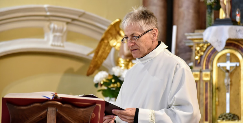 Ünnepi szentmisére várják a híveket Szakál László atya jubileuma alkalmából