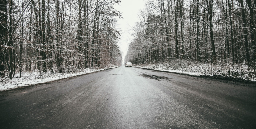 Csúszós utakra figyelmeztetnek a meteorológusok