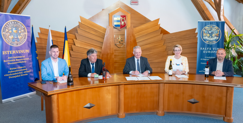 A város szerződést kötött a „Dunaszerdahely Város Bora 2026” díjazott borászataival