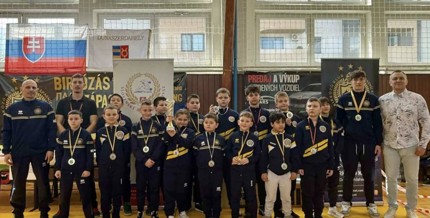 Taroltak a fiatal birkózók: 10 aranyérem és csapatgyőzelem Dunaszerdahelyen