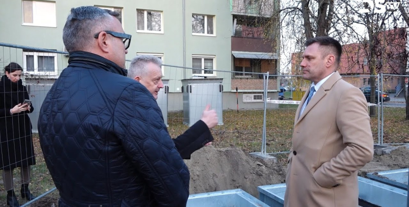 Embedded thumbnail for A miniszter megtekintette a főld alatti szeméttárolókat, majd támogatást ígért