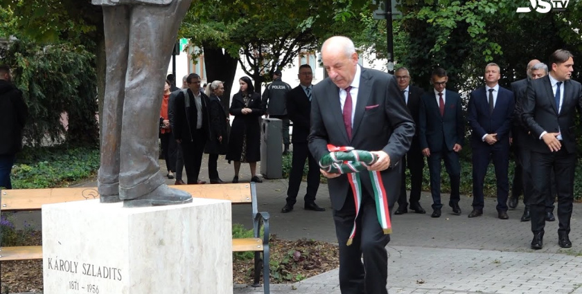Embedded thumbnail for A magyar köztársasági elnök és felesége Dunaszerdahelyre látogatott